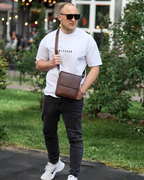 Чоловіча барсетка Tiding Bag з клапаном через плече (24 х 20 х 6 см) з гладкої шкіри (Коричневий)