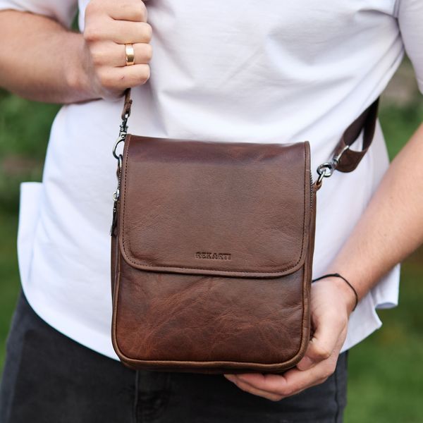 Чоловіча барсетка Tiding Bag з клапаном через плече (24 х 20 х 6 см) з гладкої шкіри (Коричневий)