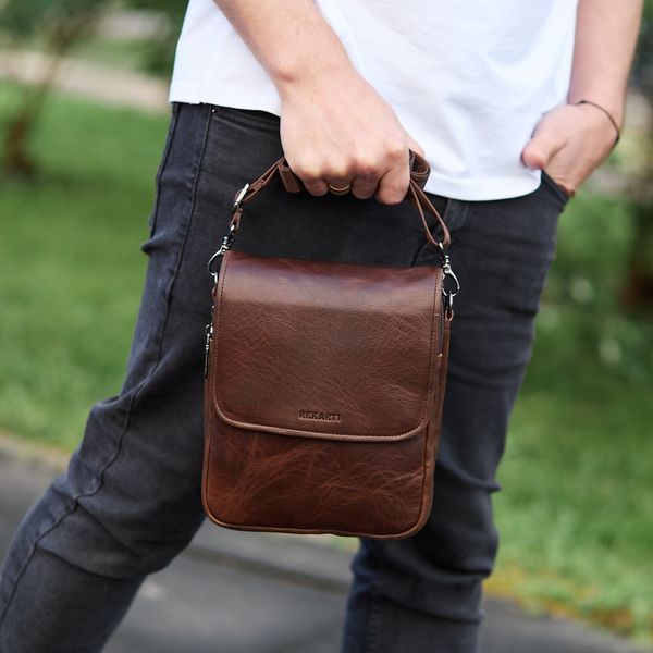 Чоловіча барсетка Tiding Bag з клапаном через плече (24 х 20 х 6 см) з гладкої шкіри (Коричневий)