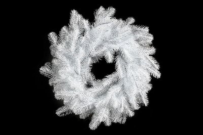 Різдвяний вінок Ковалевський з хвої (діаметр - 45 см) литий Білий