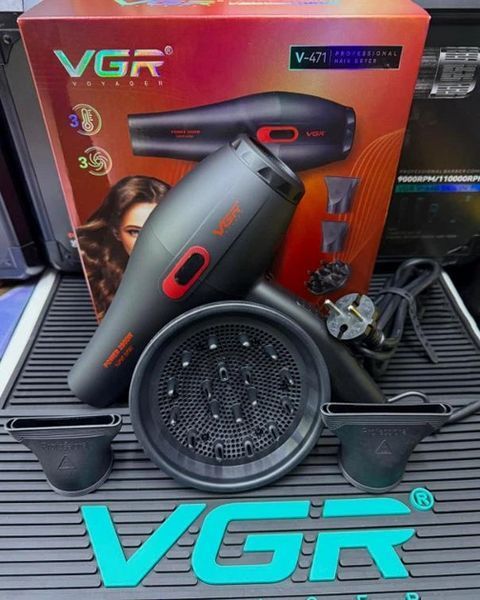 Фен професійний VGR V-471 (3 рівні обдування, 3 рівні температури) 2800 W 3 насадки Чорний