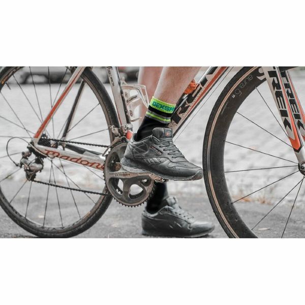 Носки водонепроницаемые Dexshell Pro Visibility Cycling DS648HVYS Черные с зеленой полосой (43-46) размер L