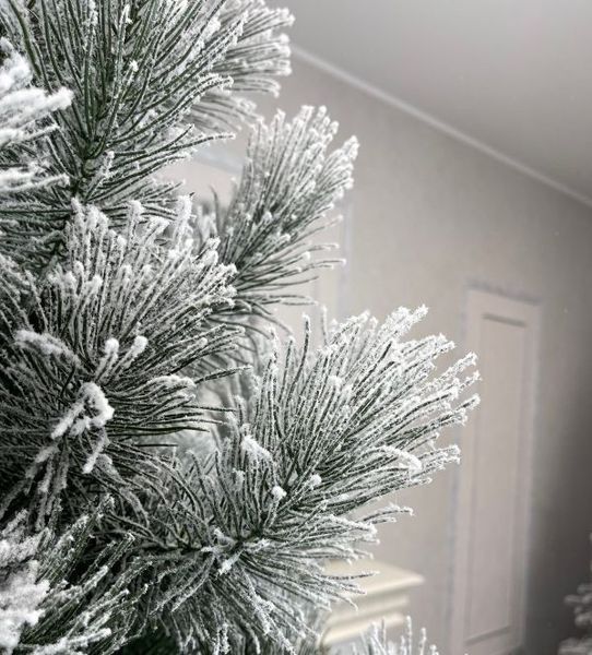 Штучна Скандинавська сосна засніжена 1.7м