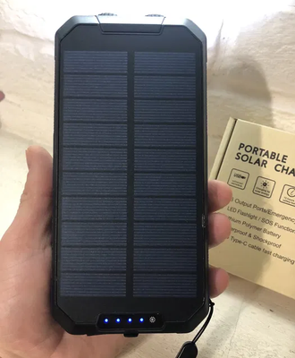 Зовнішній акумулятор на сонячних батареях 30000 mah + 2 ліхтарі