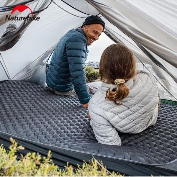 Матрас надувной сверхлегкий Naturehike CNH22DZ018 с мешком для надувания прямоугольный 183 см (Черный)