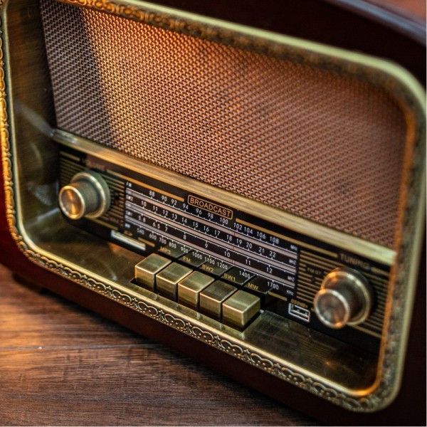 Ретро радіо програвач Daklin Європа з підсвічуванням дерево Горіх (RP-050A)